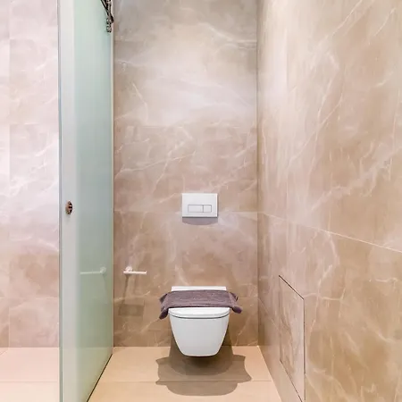 Yvonne Daire Katomerion